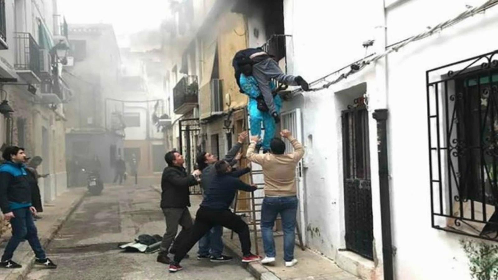 Dénia demana regularitzar el migrant que va salvar un veí en un incendi