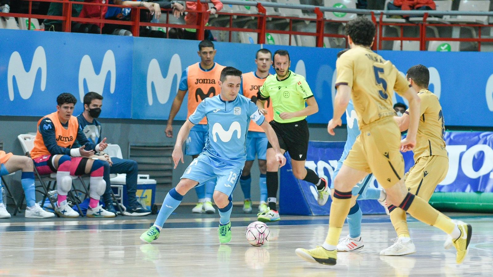 Borja tracta de desfer-se de la marca de Tolrà