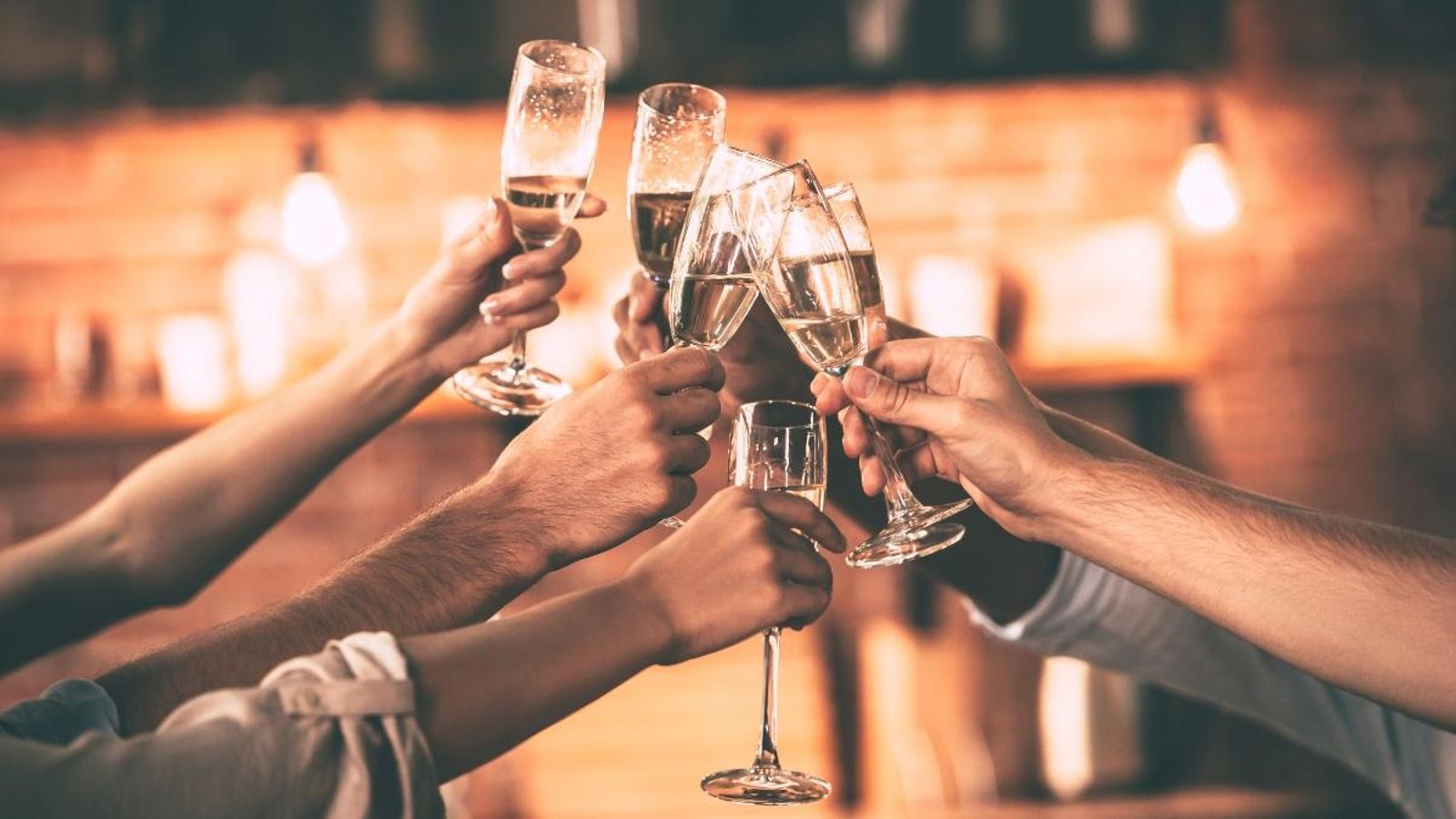 La Federació d'Hoteleria de València proposa canviar el sopar del 31 de desembre per un dinar