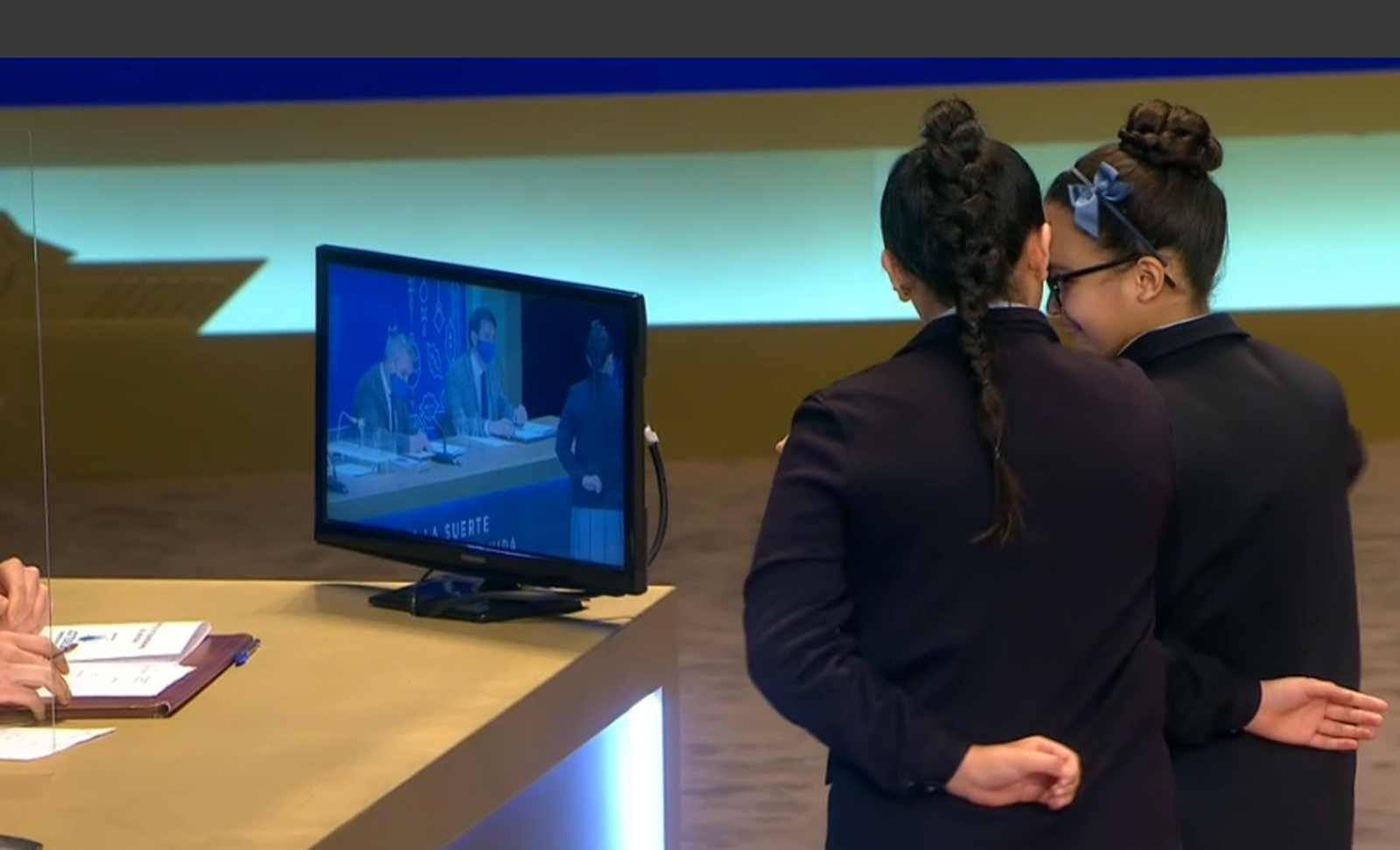 Moment emotiu en què Yanisee li diu a Paula que la vol molt