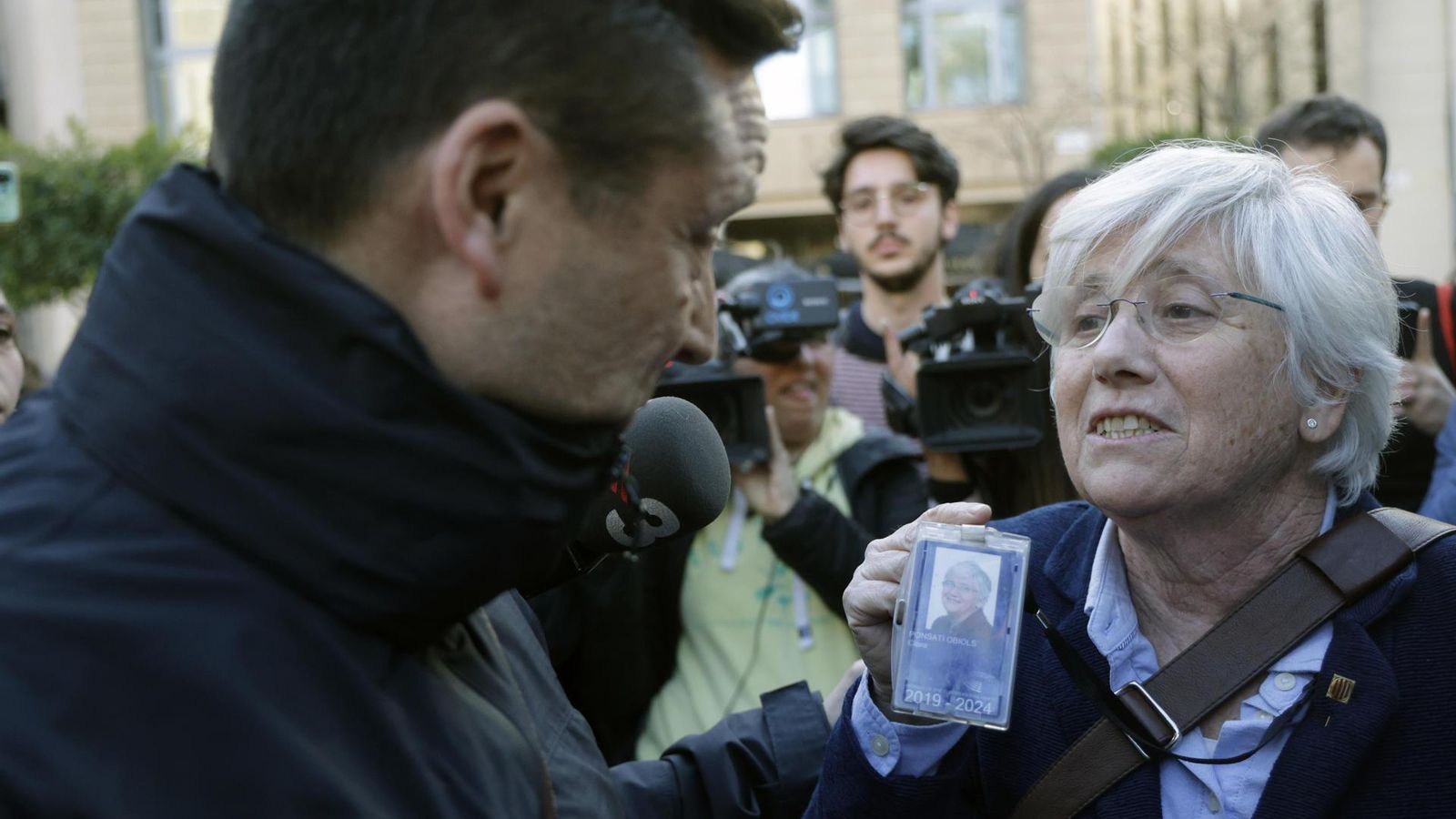 Ponsatí mostra la seua identificació com a eurodiputada Ponsatí mostra la seua identificació com a eurodiputada