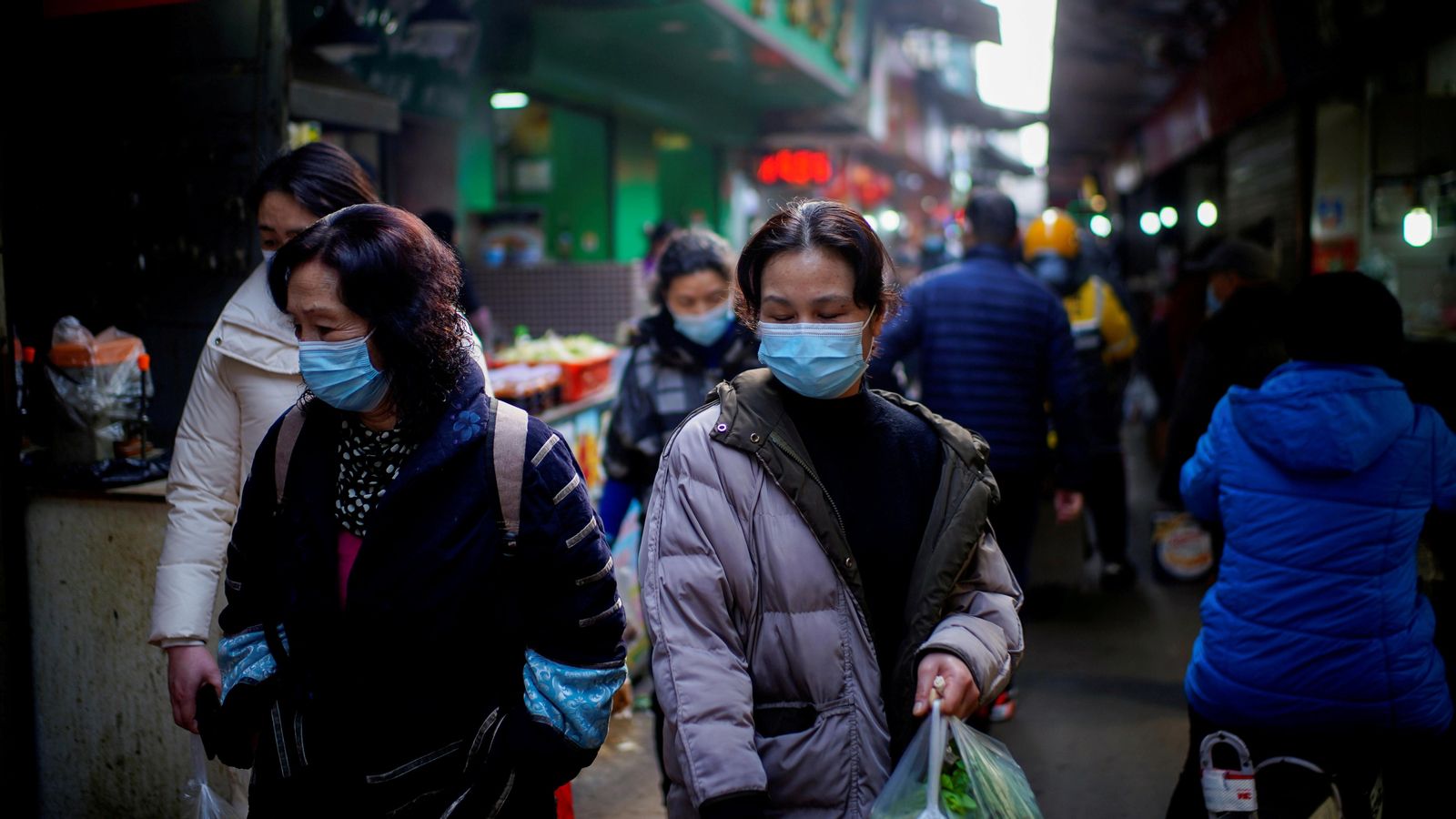 Immediacions d'un mercat de la ciutat xinesa de Wuhan