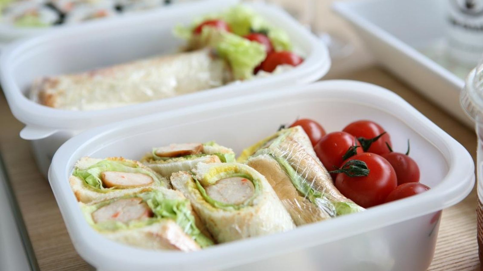 El 50% dels treballadors que dinen al seu lloc de treball tarden entre 30 minuts i una hora a menjar.