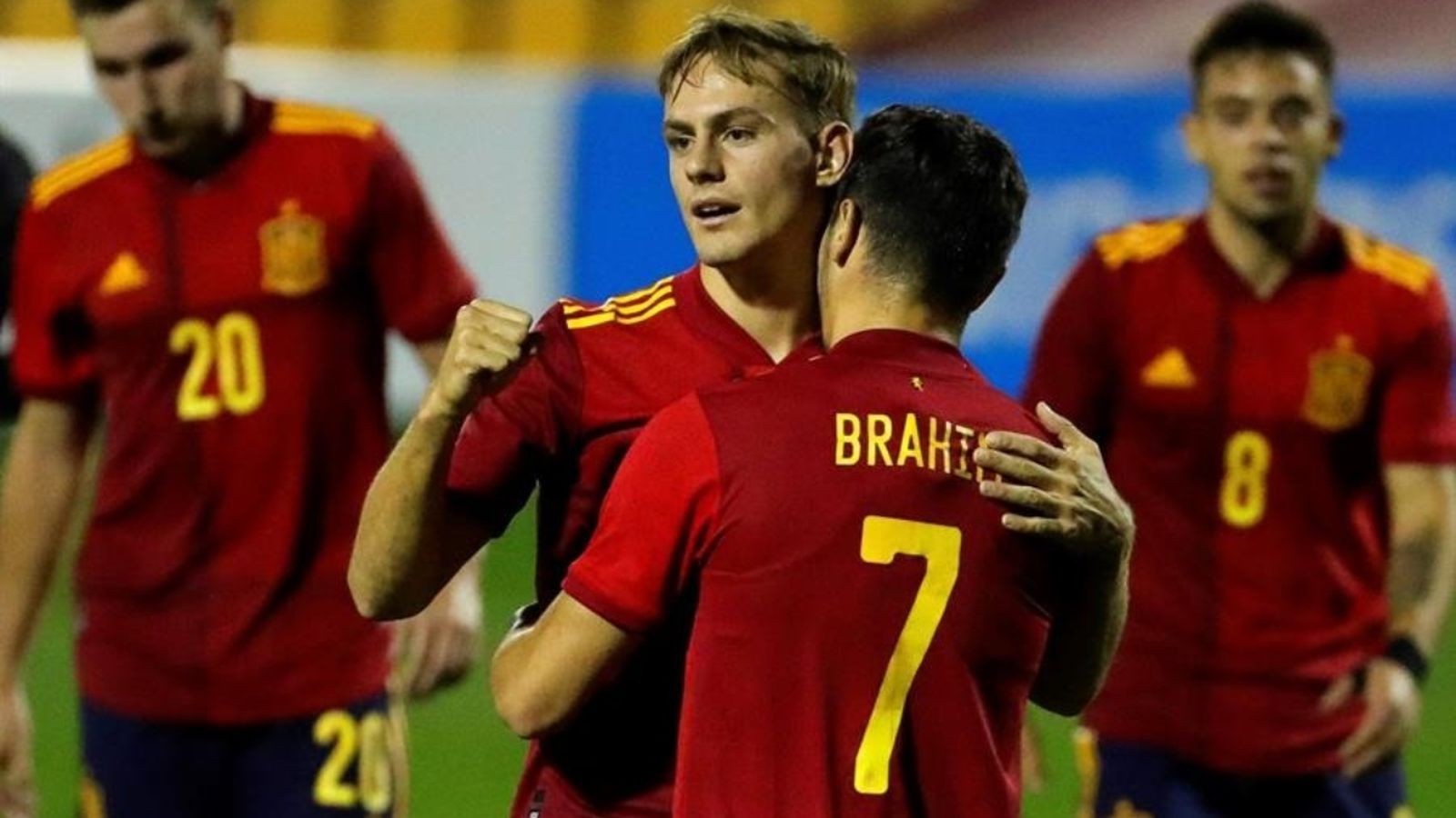 El davanter del Llevant, Dani Gómez, celebra el tercer gol de la selecció sub-21