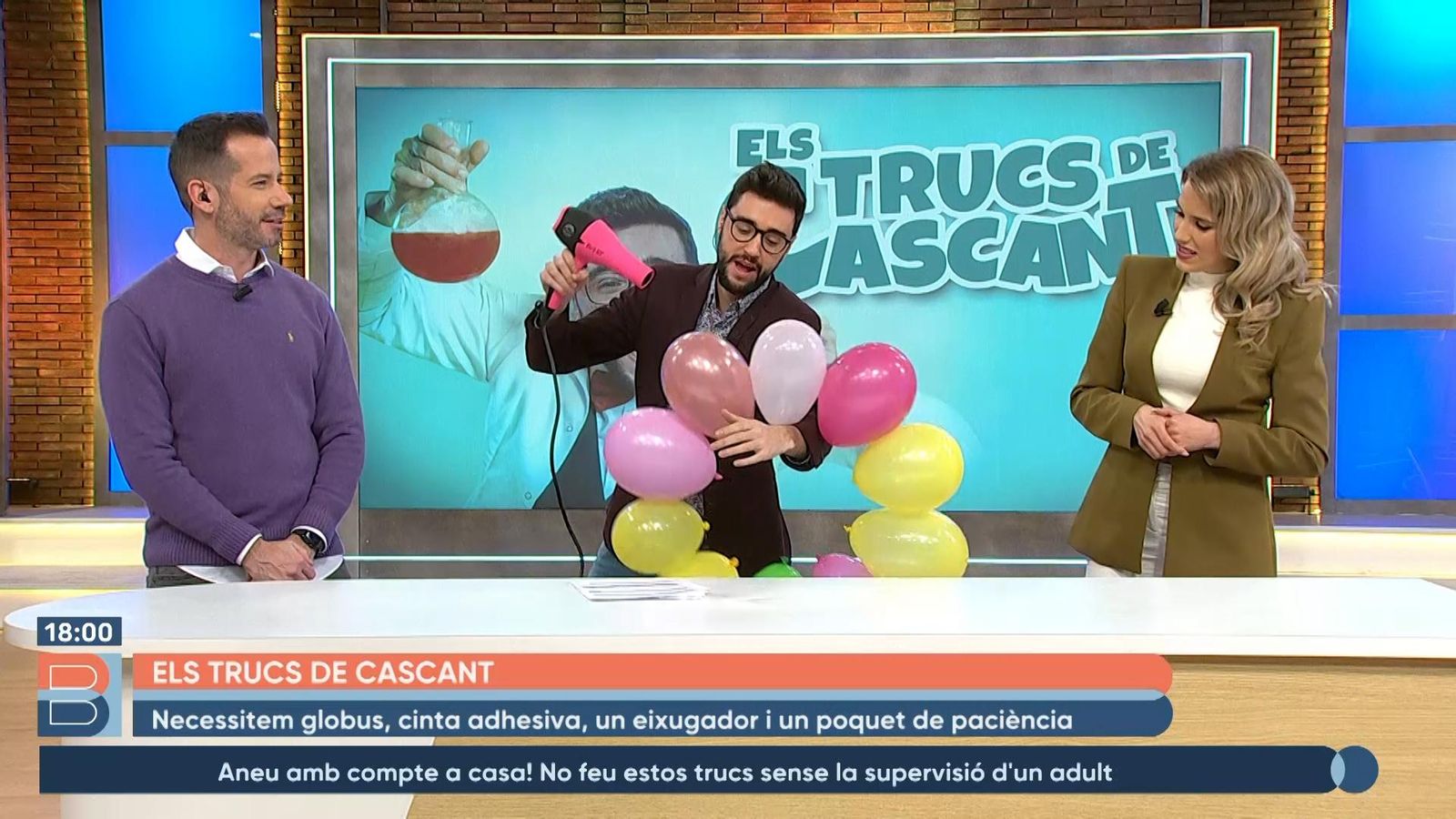 26.01.2023 | Sabates d’estar per casa i globus giratori, els trucs de Lluís