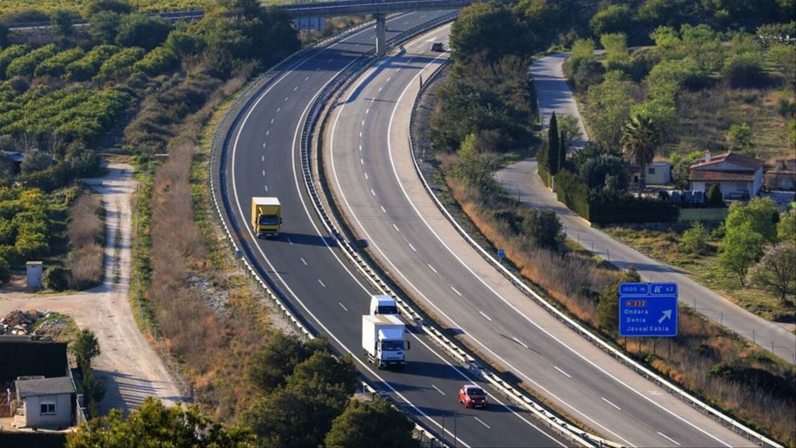 Vista de l'AP-7 al pas per Dénia