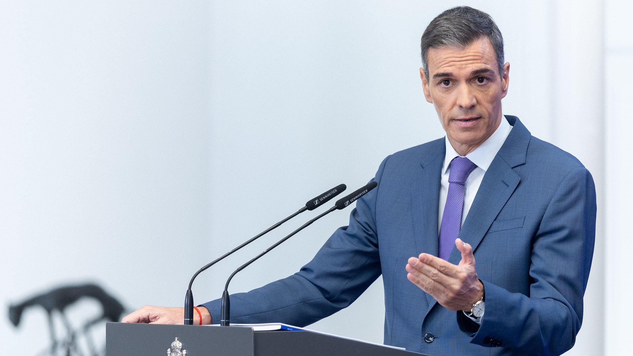 El president del govern, Pedro Sánchez, en una compareixença de premsa a Madrid este dilluns EuropaPress 6878826 presidente gobierno pedro sanchez comparece medios comunicacion hacer