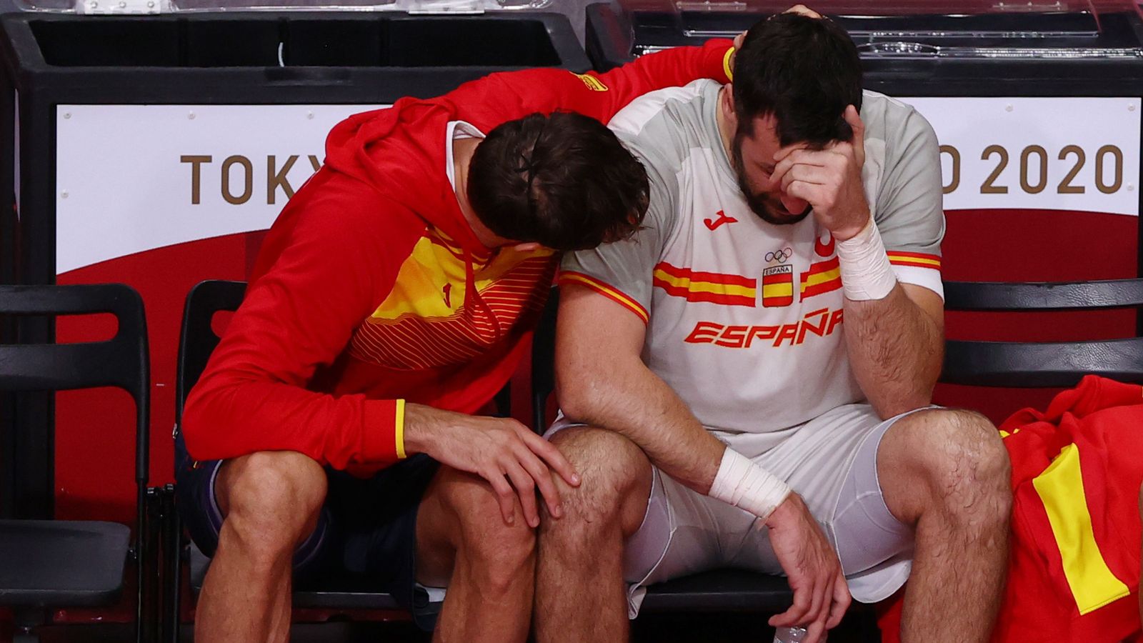 El petrerí Gedeón Guardiola es lamenta per la derrota contra Dinamarca