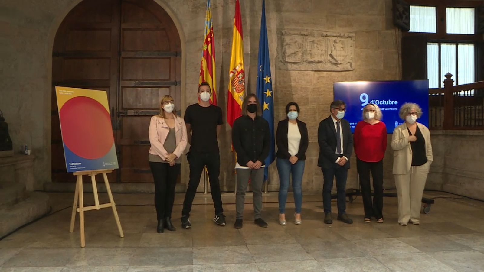 El cartell institucional del Nou d'Octubre de 2021 creat per l'artista l'artista Toni Moratalla, al centre