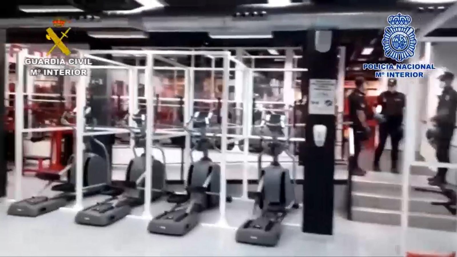 Imatge extreta del vídeo policial de la intervenció per blanqueig del gimnàs