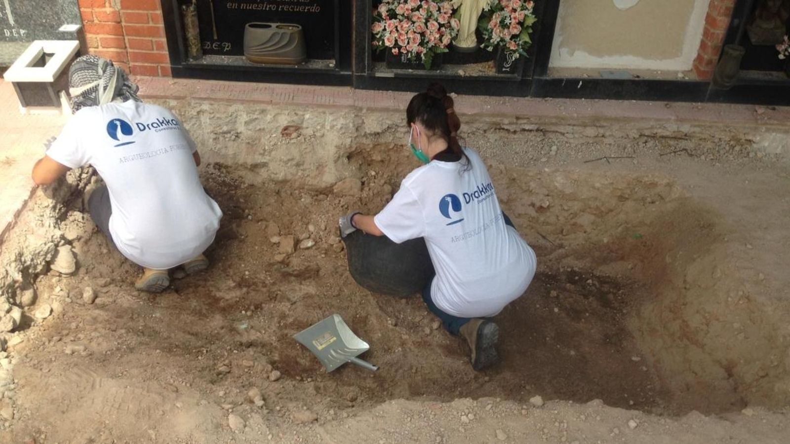 L’equip encarregat dels treballs d’exhumació a Monòvar