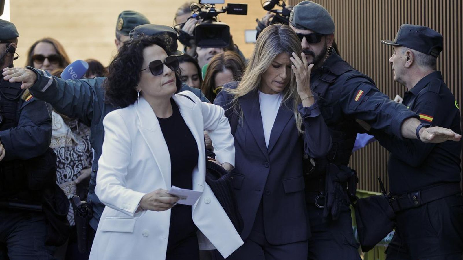 Vídeo sobre l'arribada de Maribel Vilaplana al jutjat