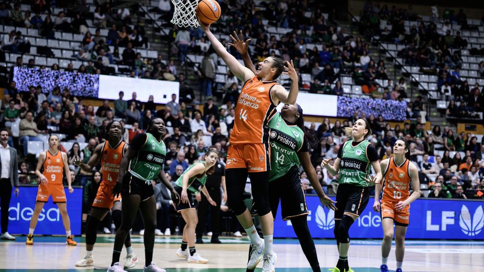 Victòria del València Basket davant el Joventut Badalona, on va trencar la ratxa de tres derrotes consecutives en Lliga i el dolorós resultat en els quarts de final de la Copa de la Reina
