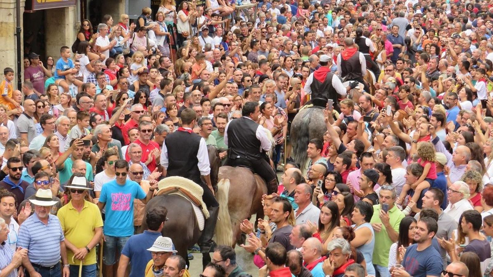 La capital de l'Alt Palància espera uns 100.000 visitants en la setmana gran de les seues festes