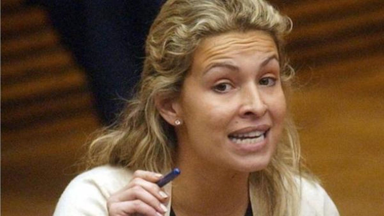 Elvira Suanzes en les Corts