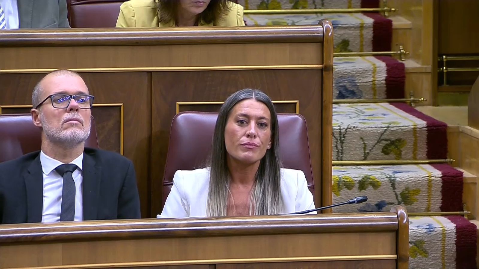 Moment en què la portaveu de JxCat, Míriam Nogueras, ha votat en contra del primer decret d'habitatge al Congrés