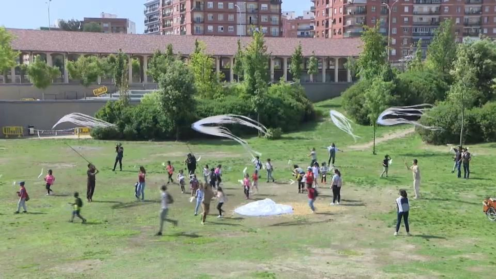 L'Escalante i La Negra duen el teatre de carrer al Parc Central