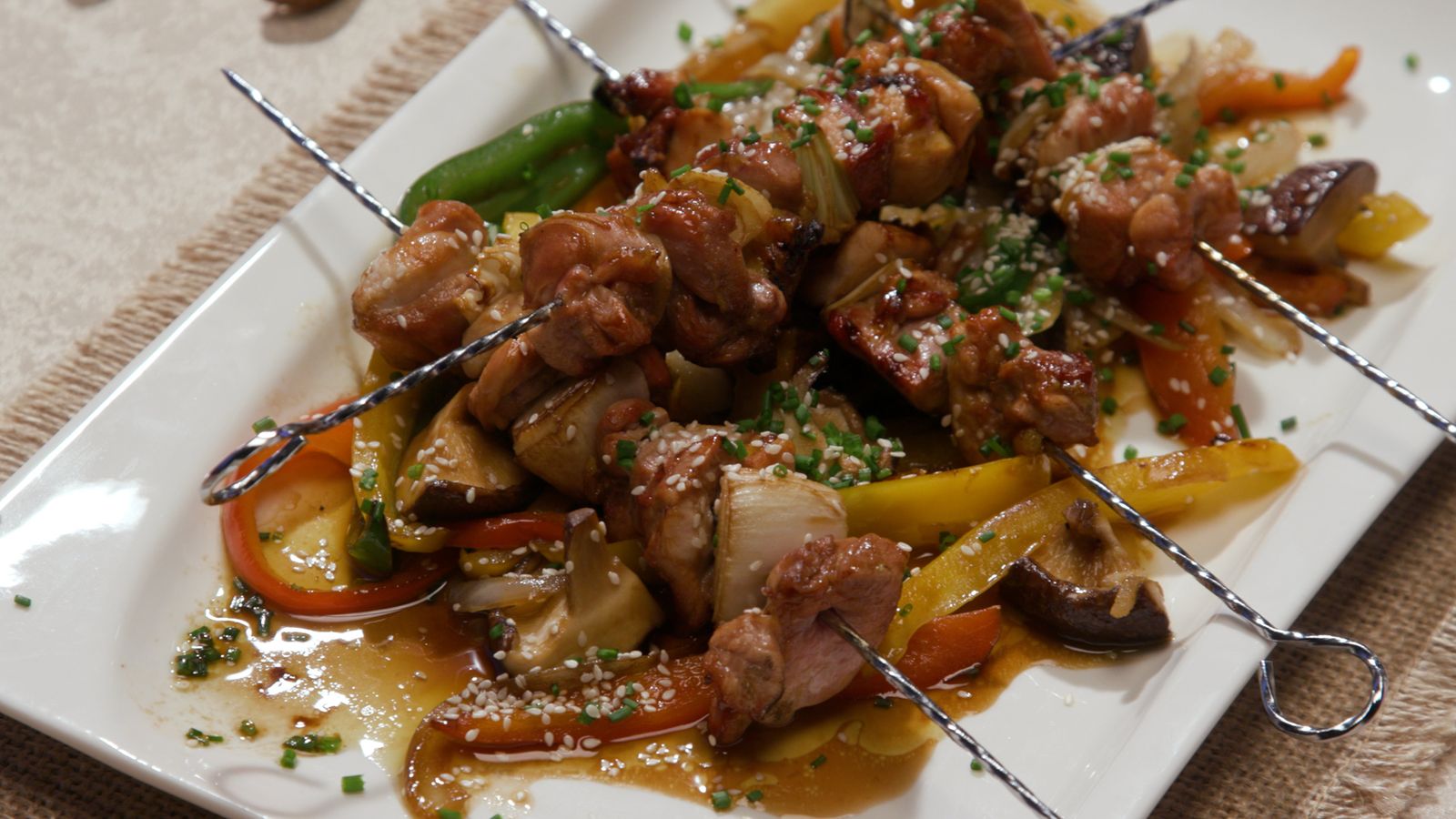 Yakitori de pollastre amb verdures