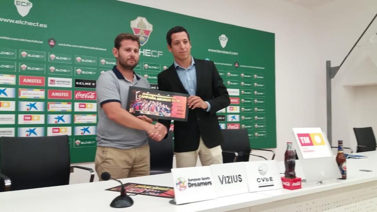 El Club de Vòlei Elx enceta la campanya d'abonaments El Club de Vòlei Elx enceta la campanya d'abonaments