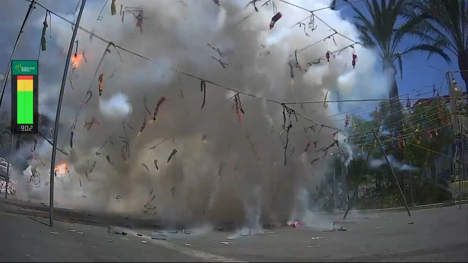 Mascletà disparada per Pirotecnia del Mediterráneo (imatge d'arxiu)