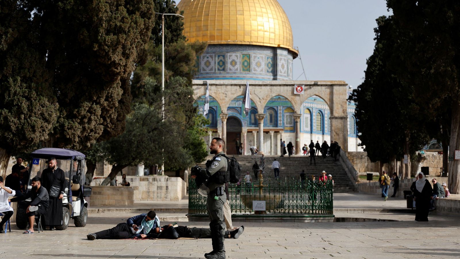 Membres de les forces de seguretat israelianes prop de la mesquita d'Al-Aqsa