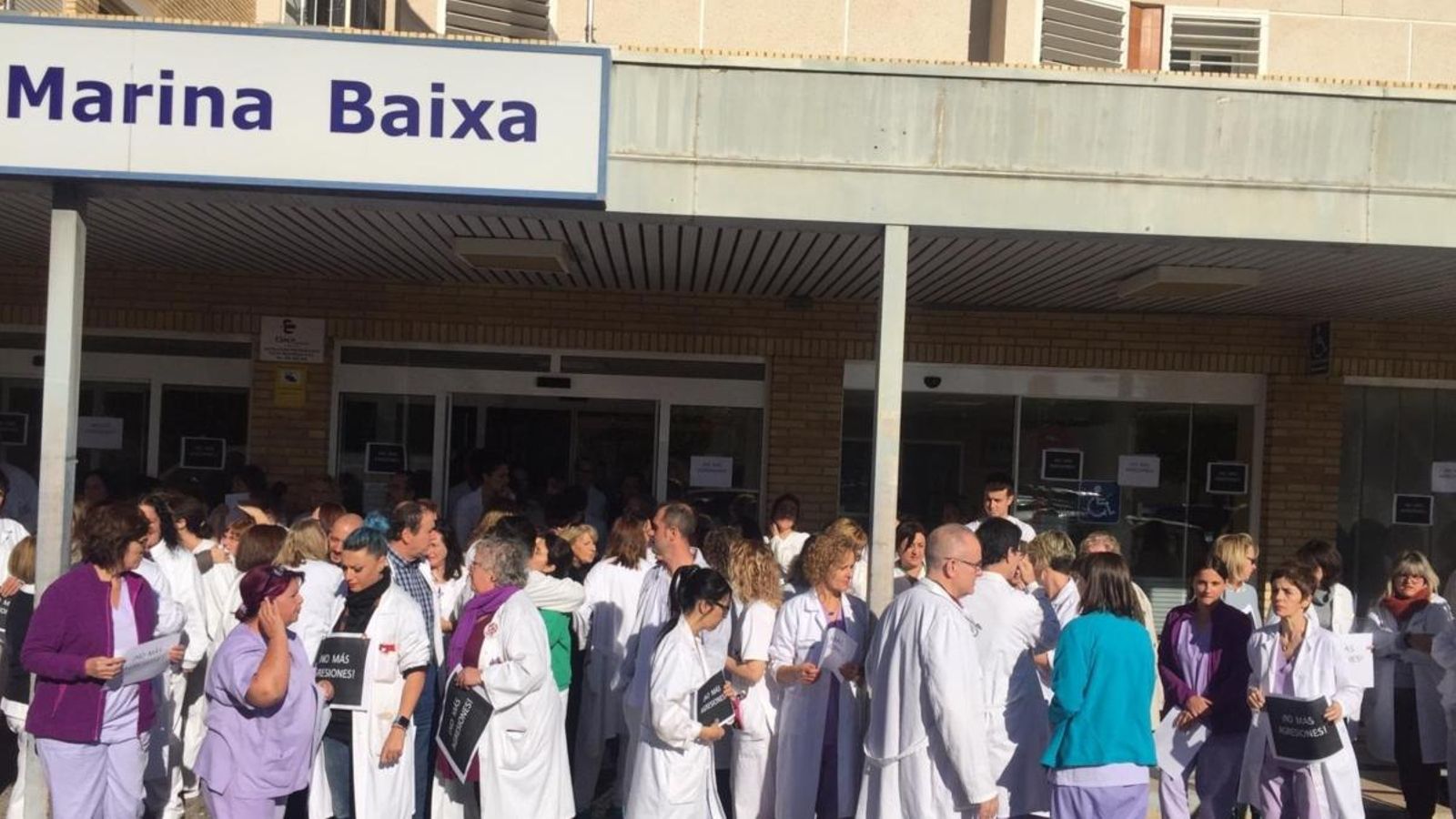 Concentració en l’hospital de la Vila Joiosa Concentració en l’hospital de la Vila Joiosa