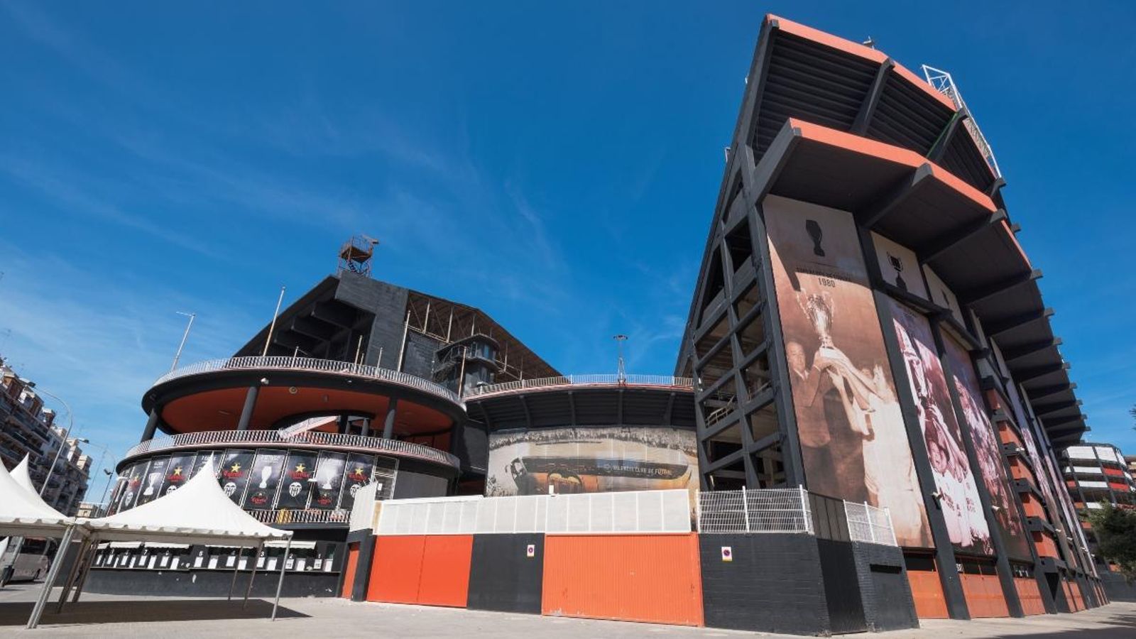 Estadi del Mestalla des de l'exterior