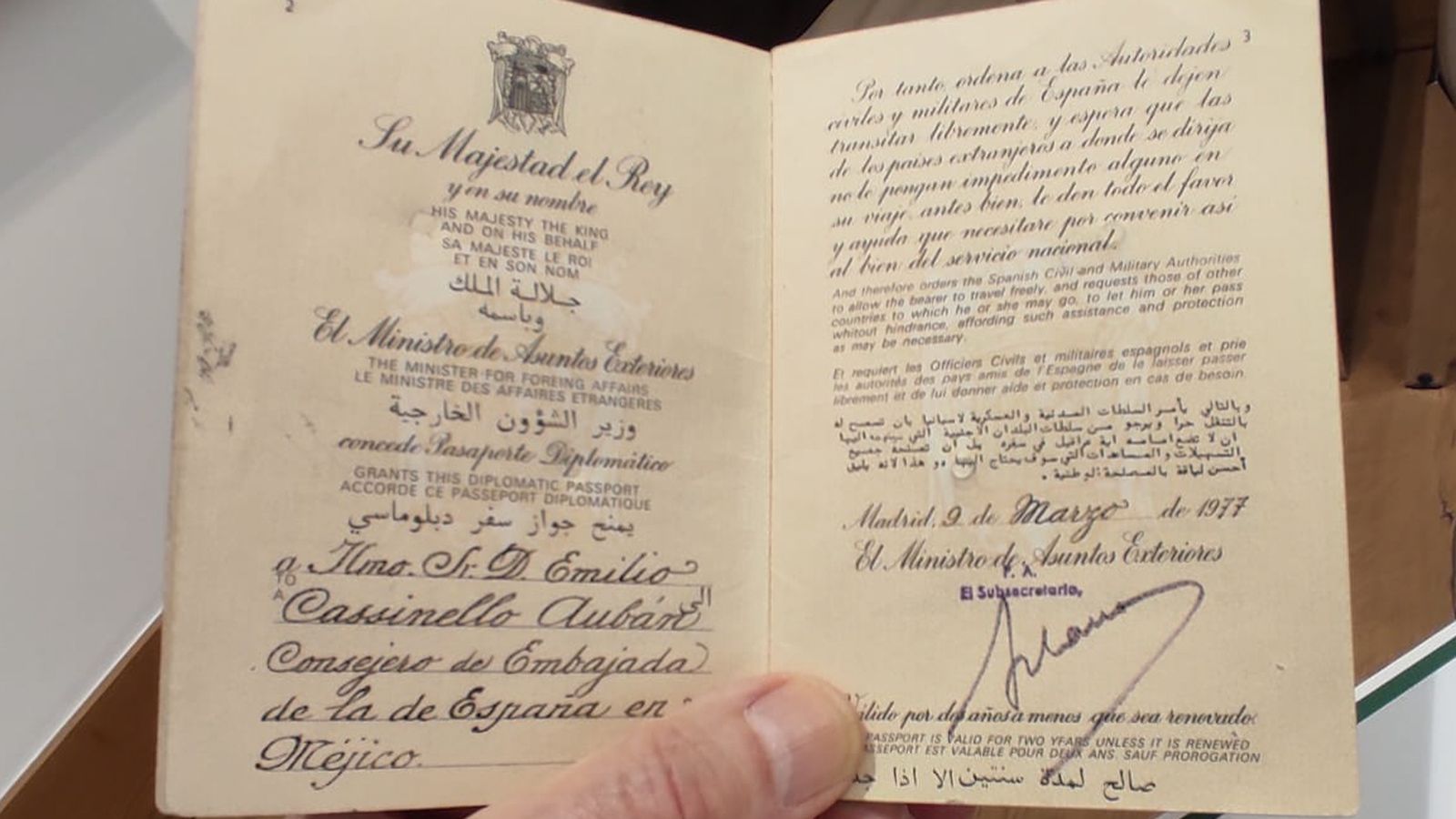 Cap 2 personajesCassinello papers