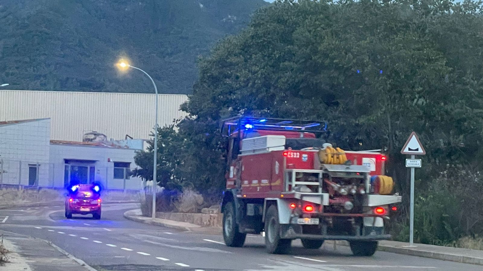 Imatge de ls treballs a l'incendi d'Artana