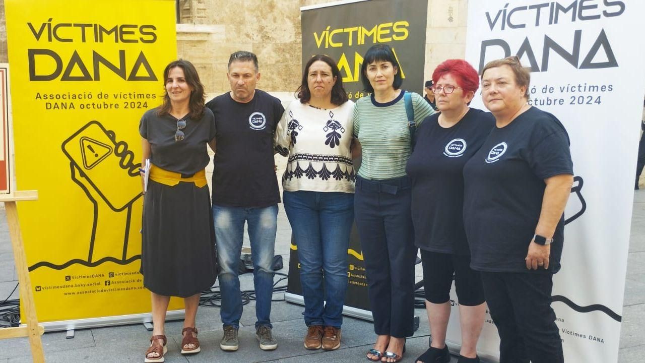 Roda de premsa de les portaveus de l'Associació Víctimes de la Dana 29 Octubre 2024