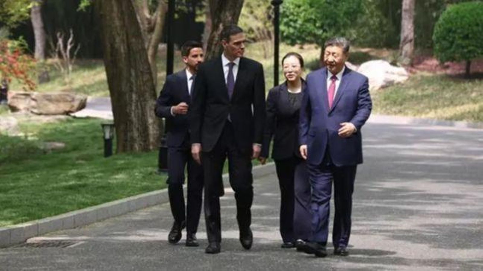 Pedro Sánchez i el president de la República Popular de la Xina, Xi Jinping, a Pequín