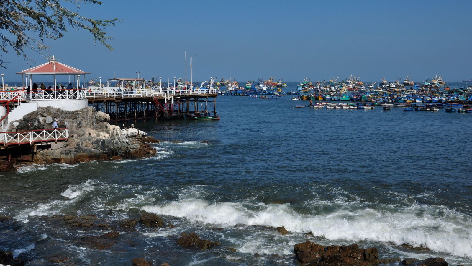 Imatges del port de Moquegua, una de les 18 regions del Perú on s'ha declarat l'estat d'emergència pels efectes imminents del Niño