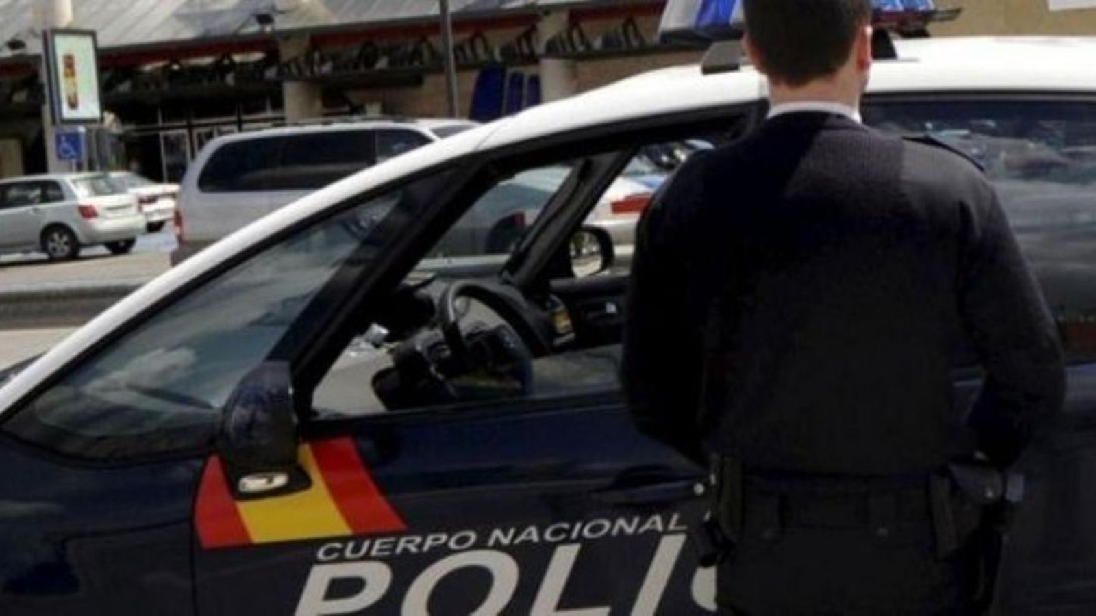Detenen un home per intentar asfixiar la parella a València