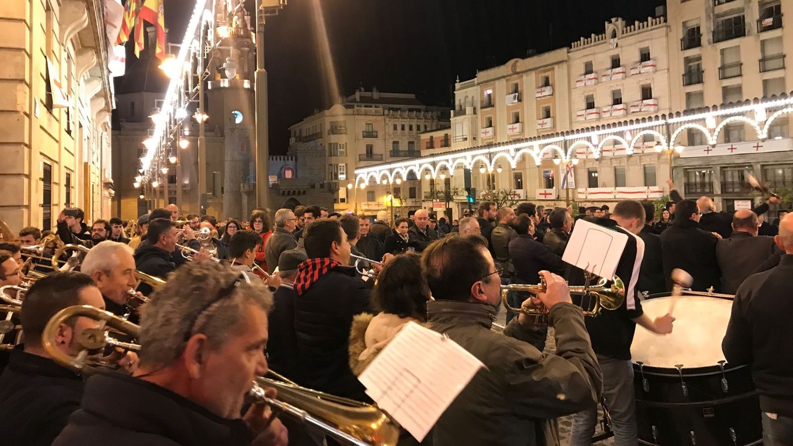 La plaça d'Espanya acollirà aquesta nit l'esperada interpretació de l'himne de la festa