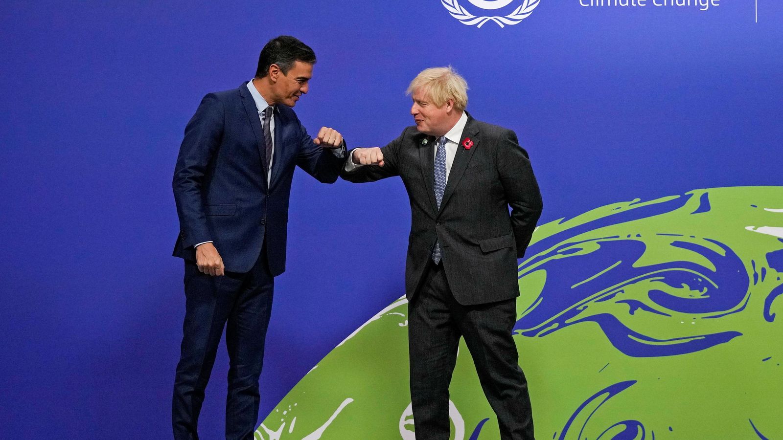 El primer ministre britànic, Boris Johson, saluda al president del govern espanyol, Pedro Sánchez, en arribar a la COP26 El primer ministre britànic, Boris Johson, saluda al president del govern espanyol, Pedro Sánchez, en arribar a la COP26