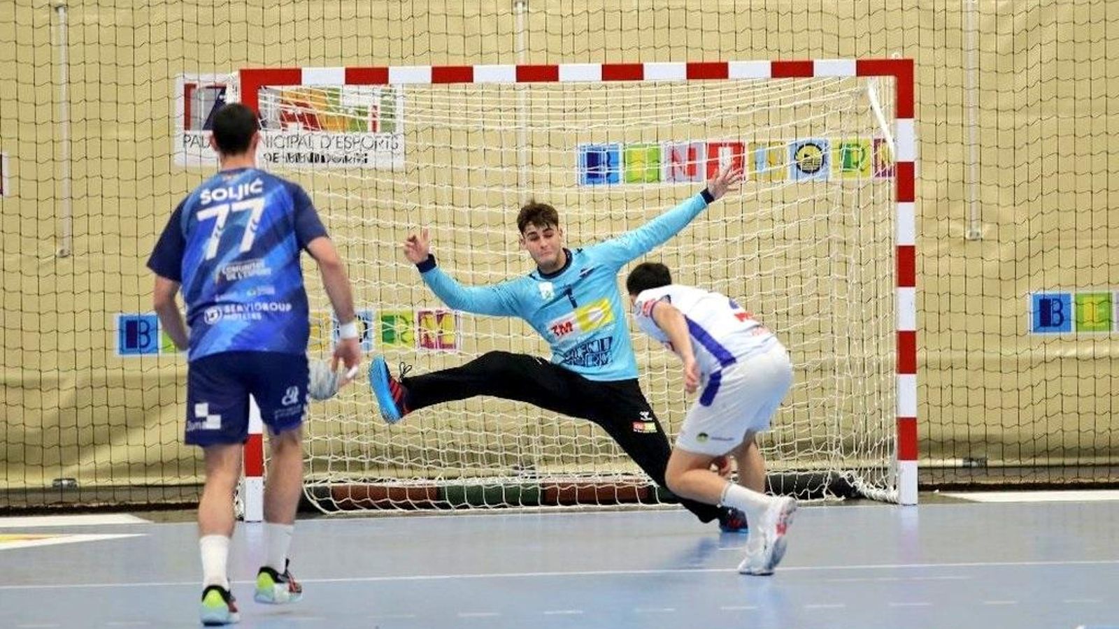 El Cisne fa un llançament des dels set metres