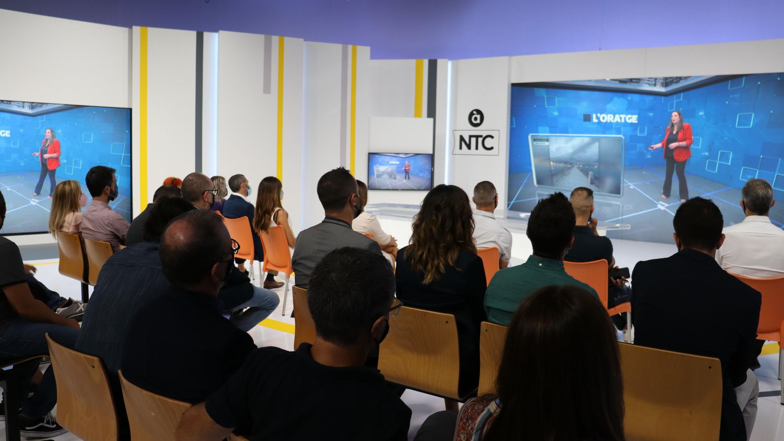 Victoria Roselló ha presentat totes les novetats tecnològiques de l'estudi d'informatius: videowall de díhuit metres i realitat augmentada
