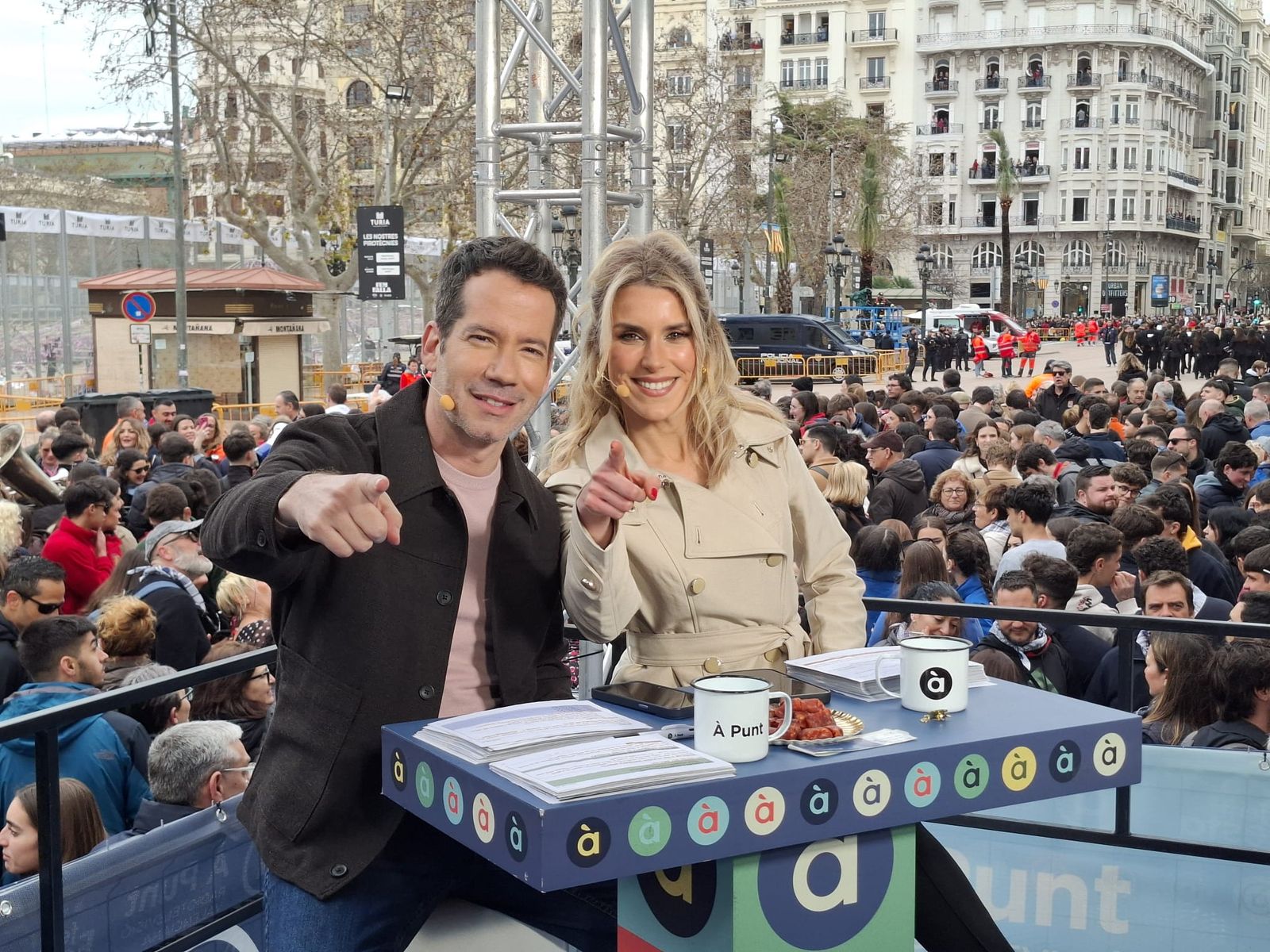 Ferran Cano i Maria Fuster cada dia a la mascletà i també a l'Ofrena