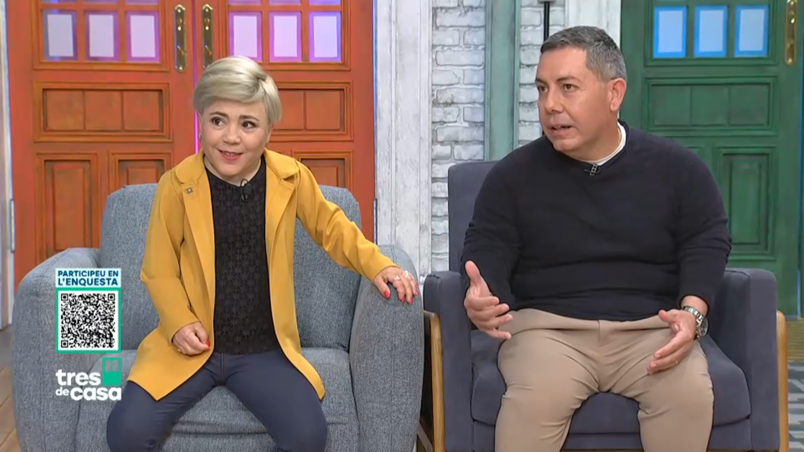 Una parella de talla baixa visita 'Som de casa'