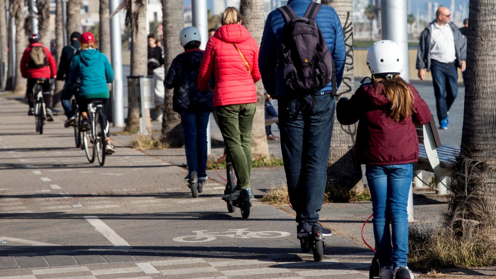 Alacant prohibirà circular amb patinets elèctrics a una velocitat superior a 30 km