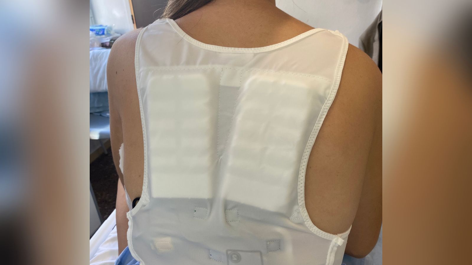 Jupetí desfibril·lador portàtil de l'Hospital Clínic de València