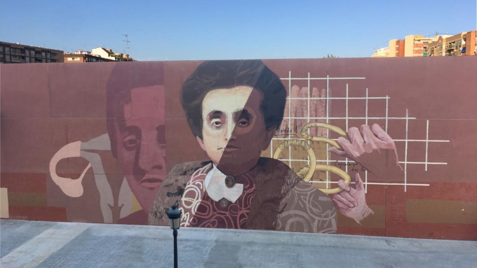 Aquest mural de Concepción Aleixandre és obra de l'artista andalusa Virgínia Bersabé.