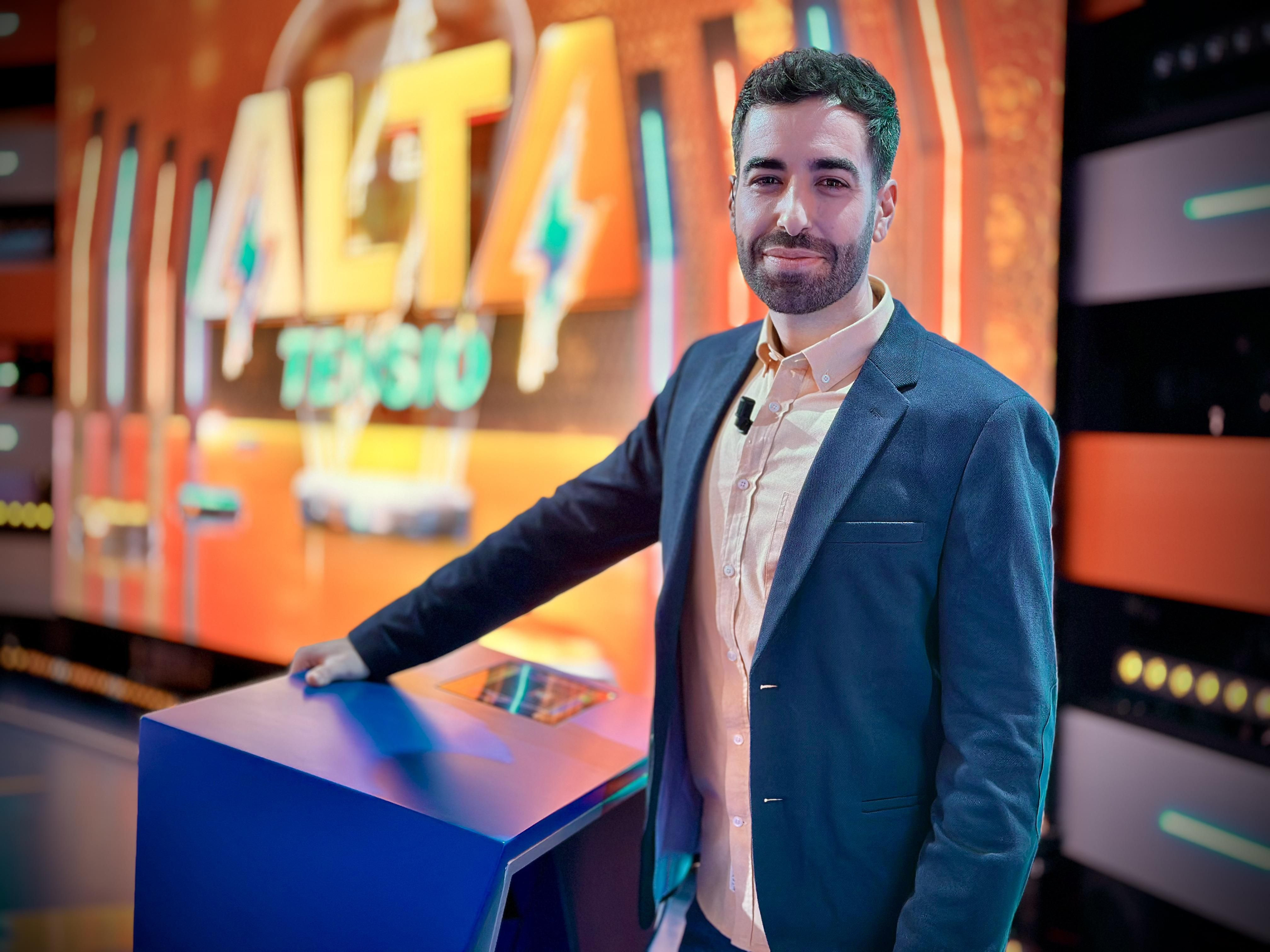 Nelo Gómez, presenta de dilluns a divendres, de 19 a 20 hores, el concurs 'Alta tensió'