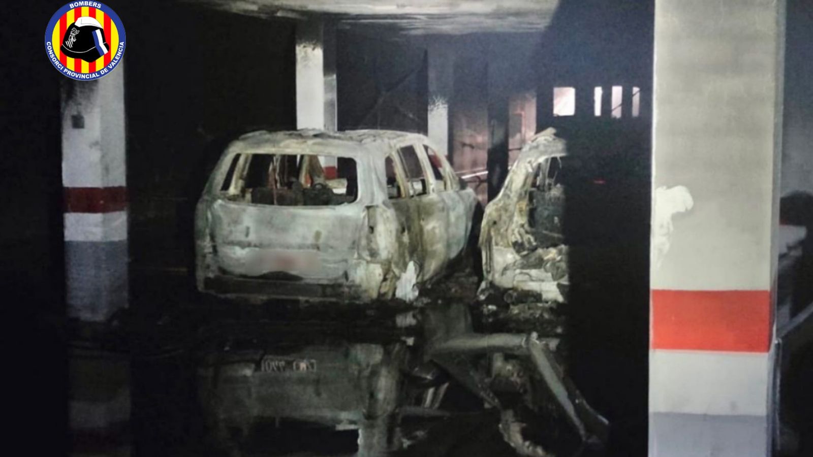 Cotxes incendiats a un garatge d'Alboraia