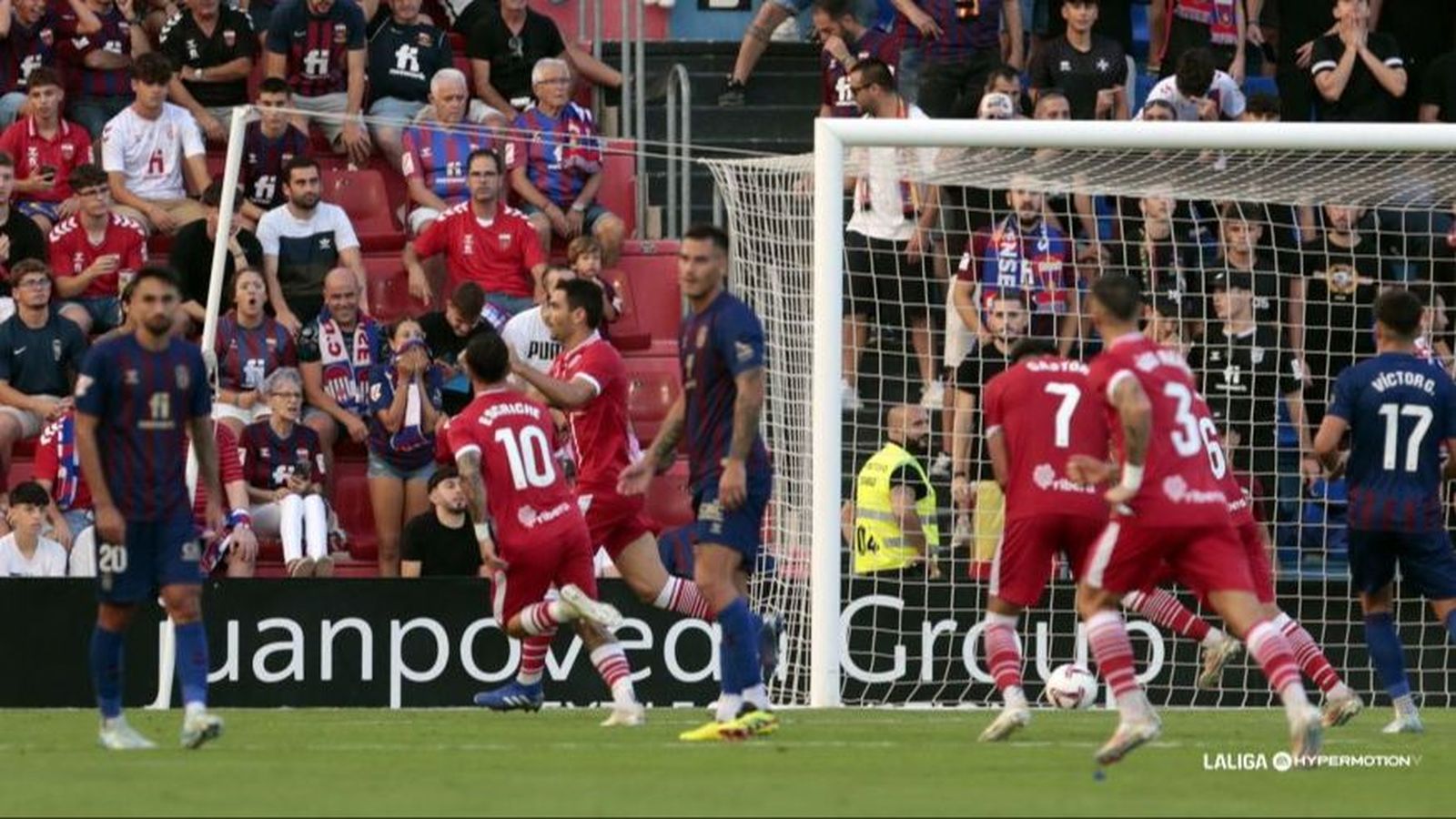 Els jugadors del Cartagena celebren el gol del triomf