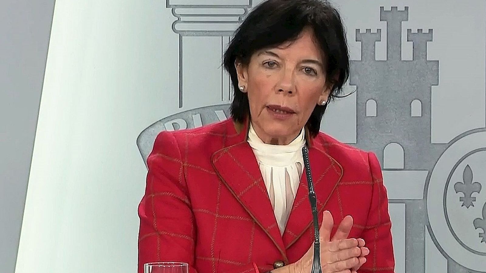 La ministra d'Educació Isabel Celáa en roda de premsa aquest dimecres