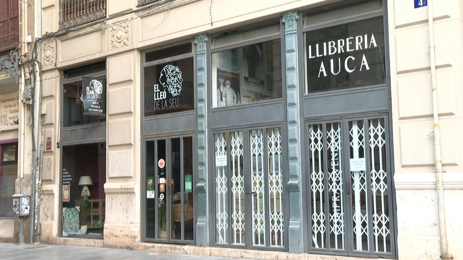 Façana de la llibreria Auca