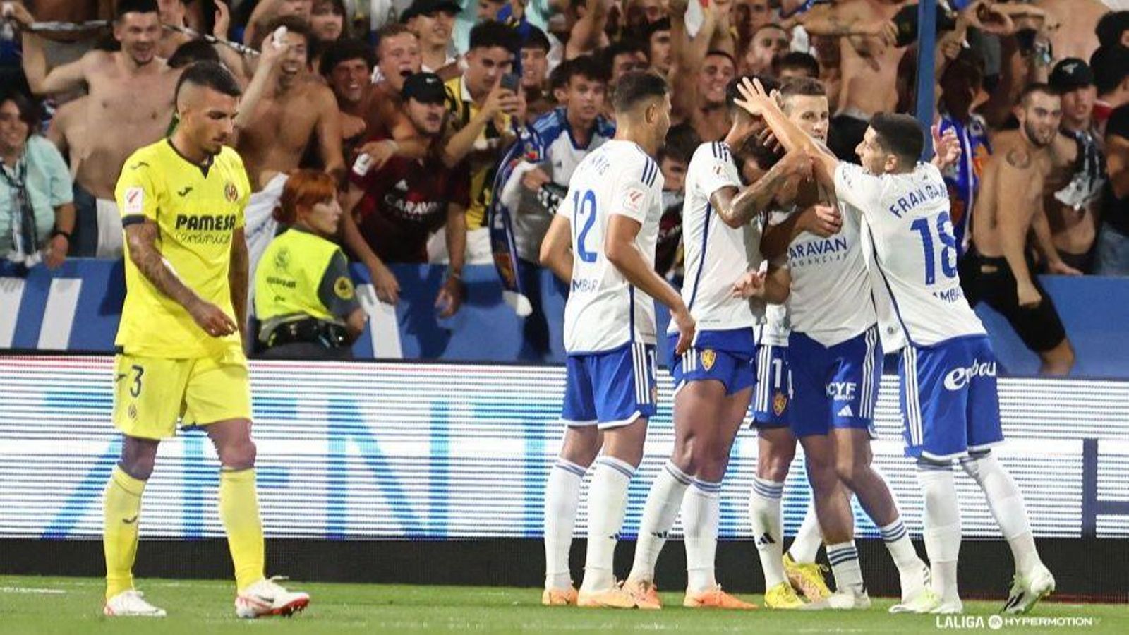 Els jugadors del Saragossa celebren un dels gols