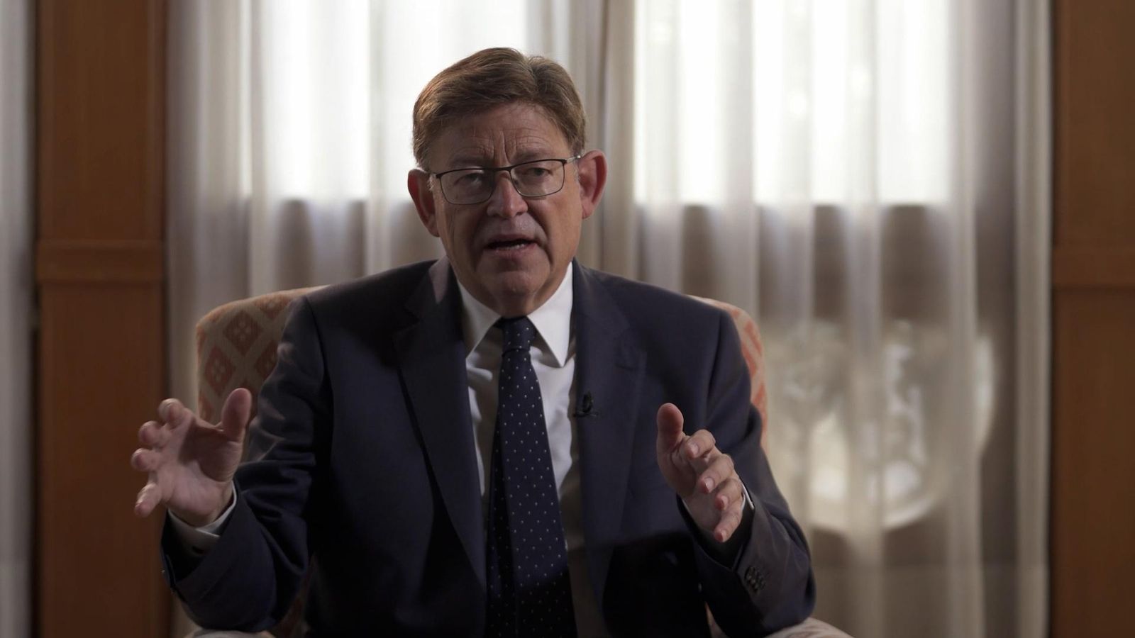 Des de les Corts, a partir de les 10:00 hores per la televisió, la ràdio i el web