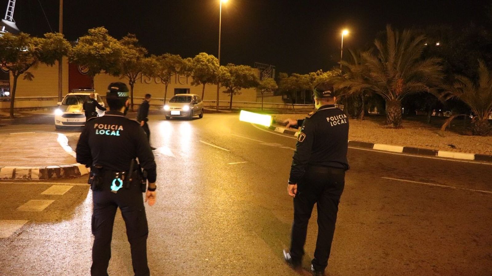 Control policial per a comprovar el compliment de les restriccions de mobilitat nocturna